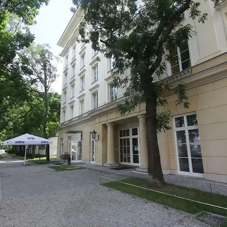 Dom Pomocy Studentom Варшава