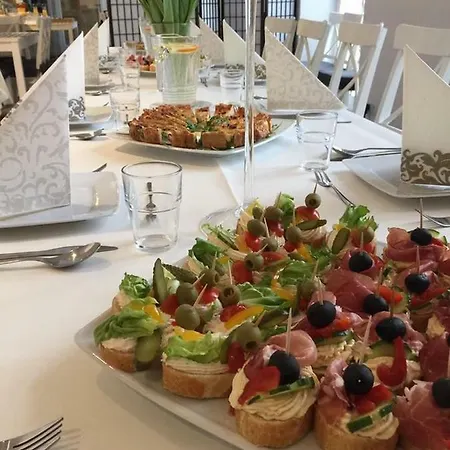 Dom Pomocy Studentom Хостел Варшава