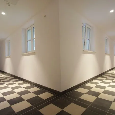 Hostel Dom Pomocy Studentom *