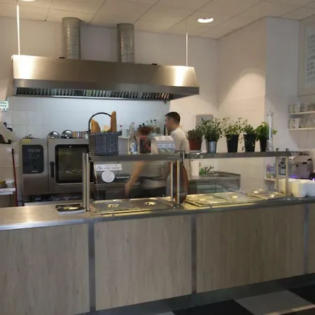 Dom Pomocy Studentom Hostel *