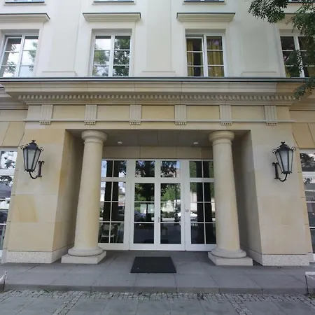 Hostel Dom Pomocy Studentom *
