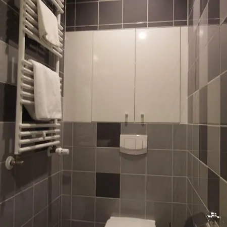 Hostel Dom Pomocy Studentom *