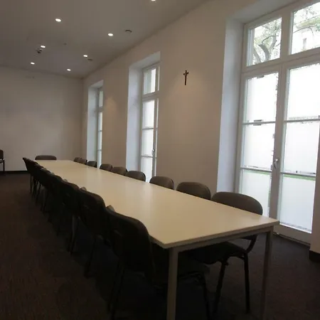 Dom Pomocy Studentom Hostel Varşova