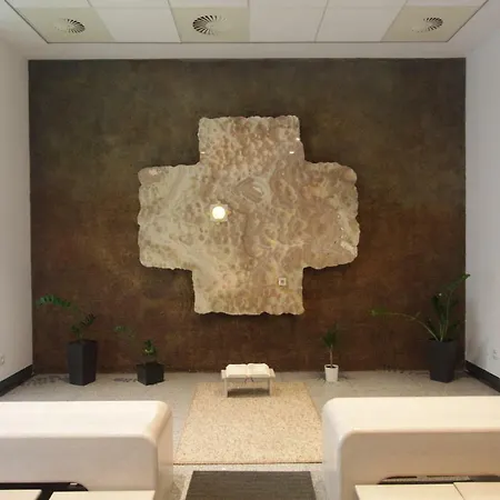 Dom Pomocy Studentom * Varşova