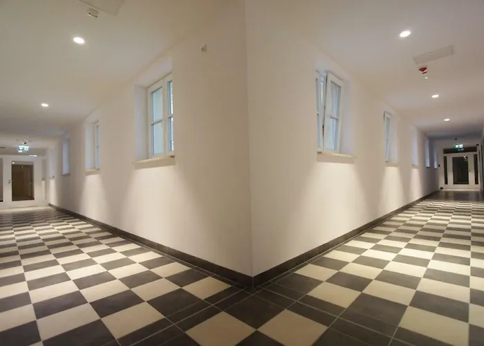 Hostel Dom Pomocy Studentom *