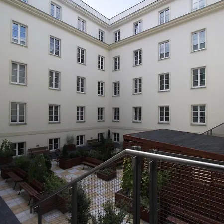 Dom Pomocy Studentom * Warszawa